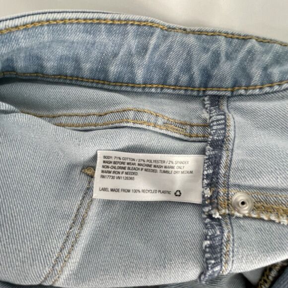 Universal Thread Stretch Crop Women's Jeans Light Wash size 10 long - Picture 4 of 4